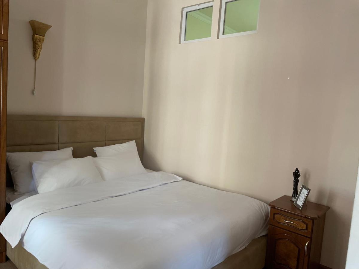 Апартаменты Superior Apt. With Balcony On Aram Street Ереван Экстерьер фото