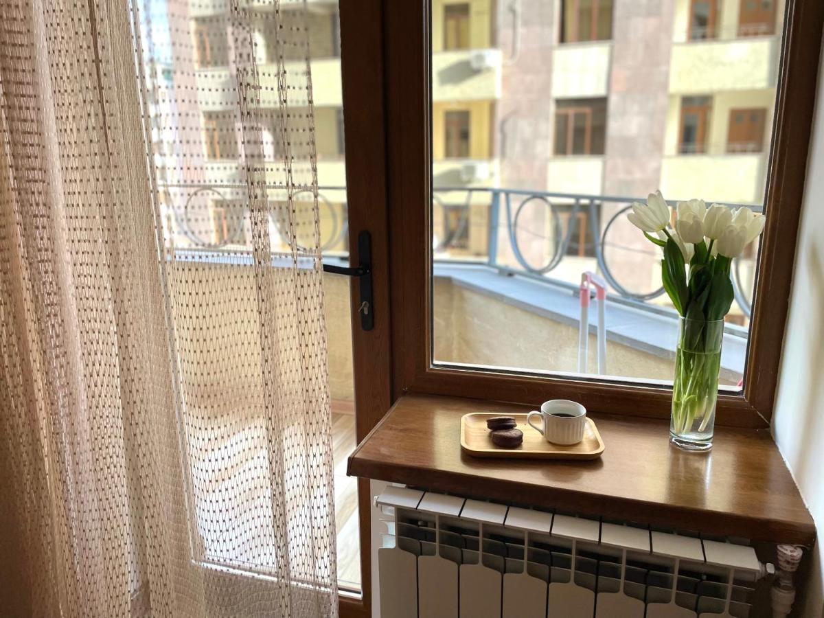 Апартаменты Superior Apt. With Balcony On Aram Street Ереван Экстерьер фото